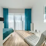 Hanza Tower 22 White Jacussi & Sauna & Pool & דירה *