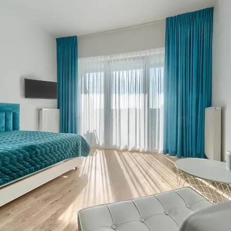 Hanza Tower 22 White Jacussi & Sauna & Pool & דירה *
